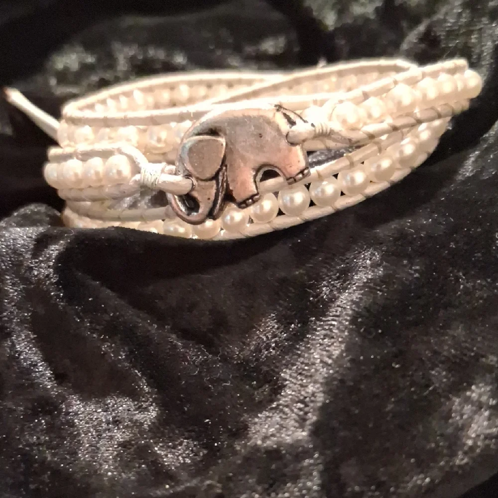 Nakamol Silver Elephant Cream Bead Bracelet